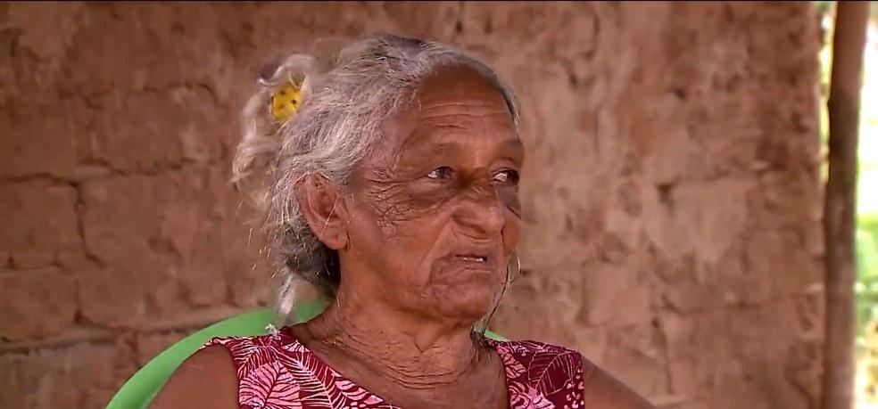Idosa de 77 anos é presa no MA, após erro da Justiça de Rondônia; ‘passou a noite sentada em cadeira e sem comida’  