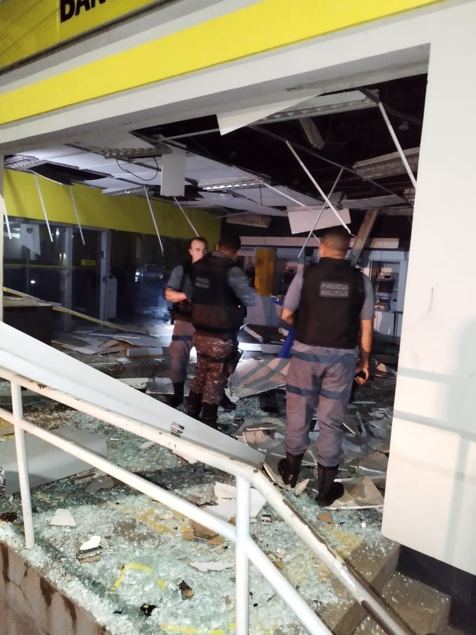Agência bancária é destruída após tentativa de assalto em Rosário, no MA  