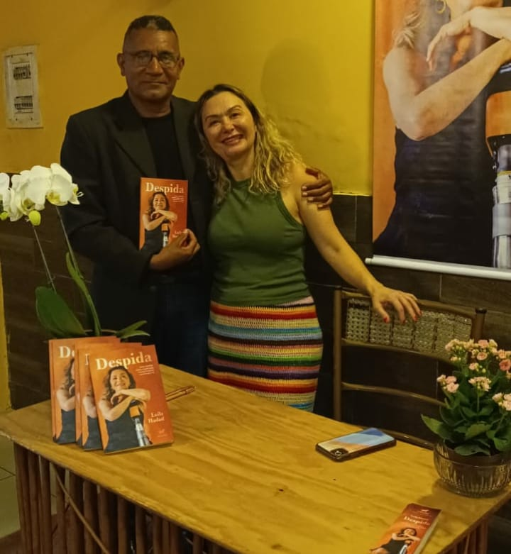Leila Hadad lança em Santa Inês seu primeiro livro em evento prestigiado por familiares, convidados e escritores 