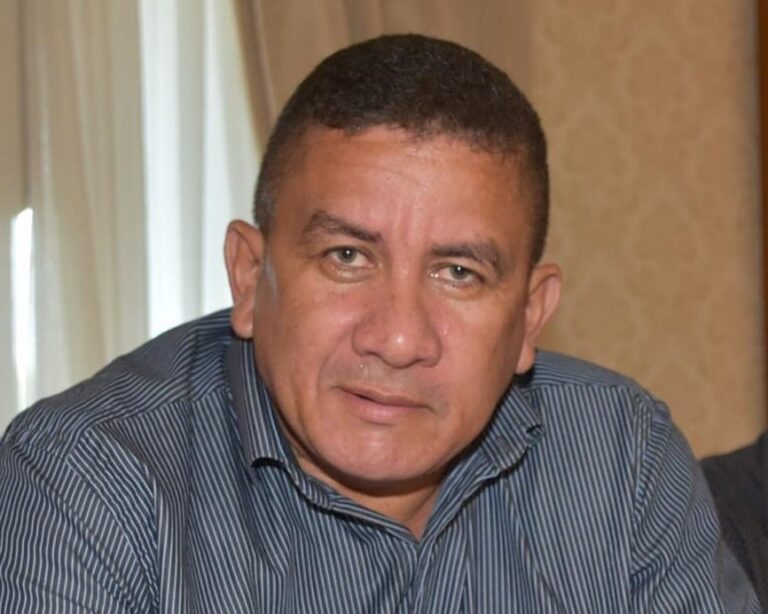 TUFILÂNDIA: MP recomenda que sejam exonerados todos os servidores em situação irregular, inclusive Vandilson Alves Ricardo, Tesoureiro do Município, irmão do prefeito