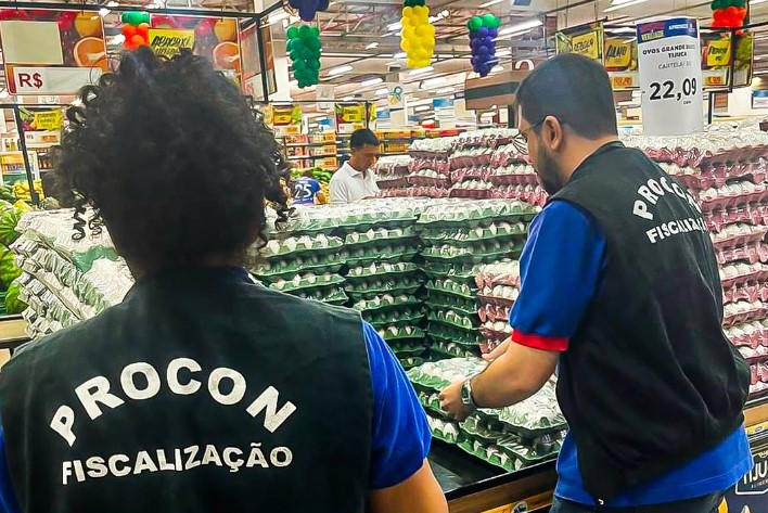 De novo: Procon encontra ovos estragados e autua supermercado Mateus em São Luís