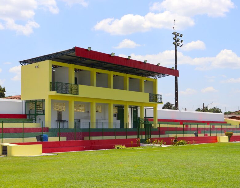 Estádio  Municipal  Biran Castro de Cantanhede, foi reformado e modernizado é um dos melhores do interior maranhense, afirma Hildo Rocha